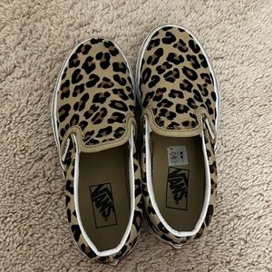 Leopard vans